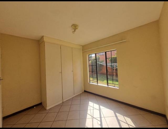 2 BEDROOM PROPERTY TO RENT IN MOOIKLOOF RIDGE ESTATE
